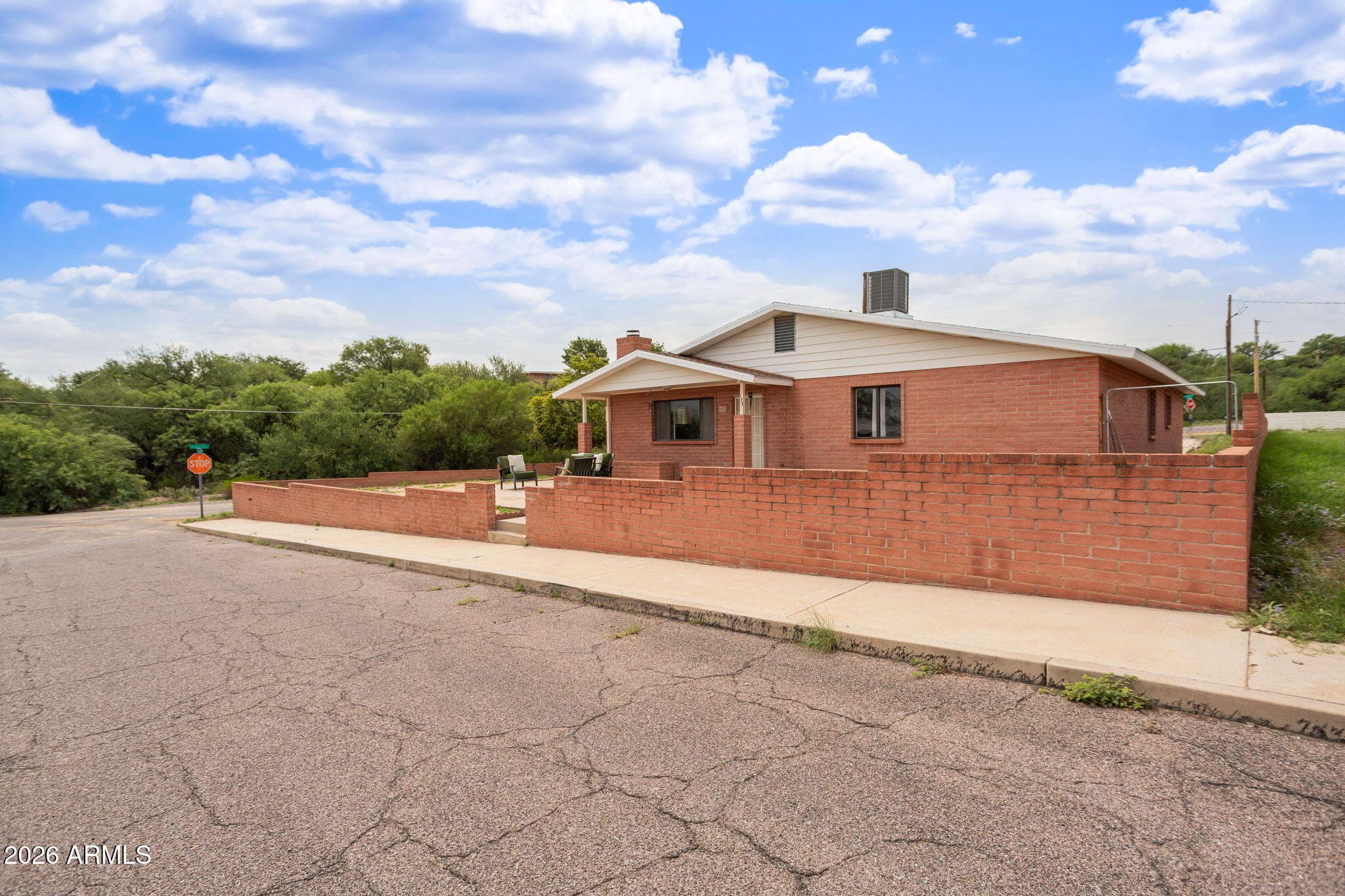 133 W COTTAGE GROVE Avenue, Benson, AZ 85602 — photo 5 of 40