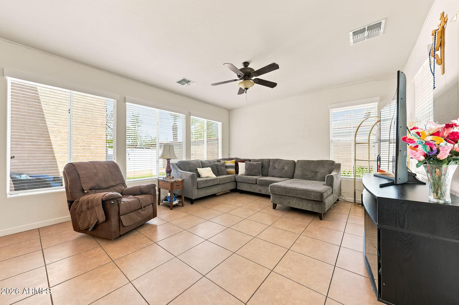 2609 S TOBIN, Mesa, AZ 85209 — photo 5 of 48
