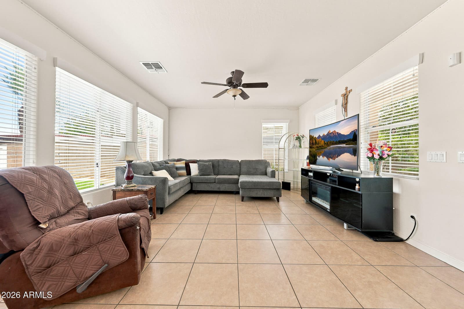2609 S TOBIN, Mesa, AZ 85209 — photo 10 of 48