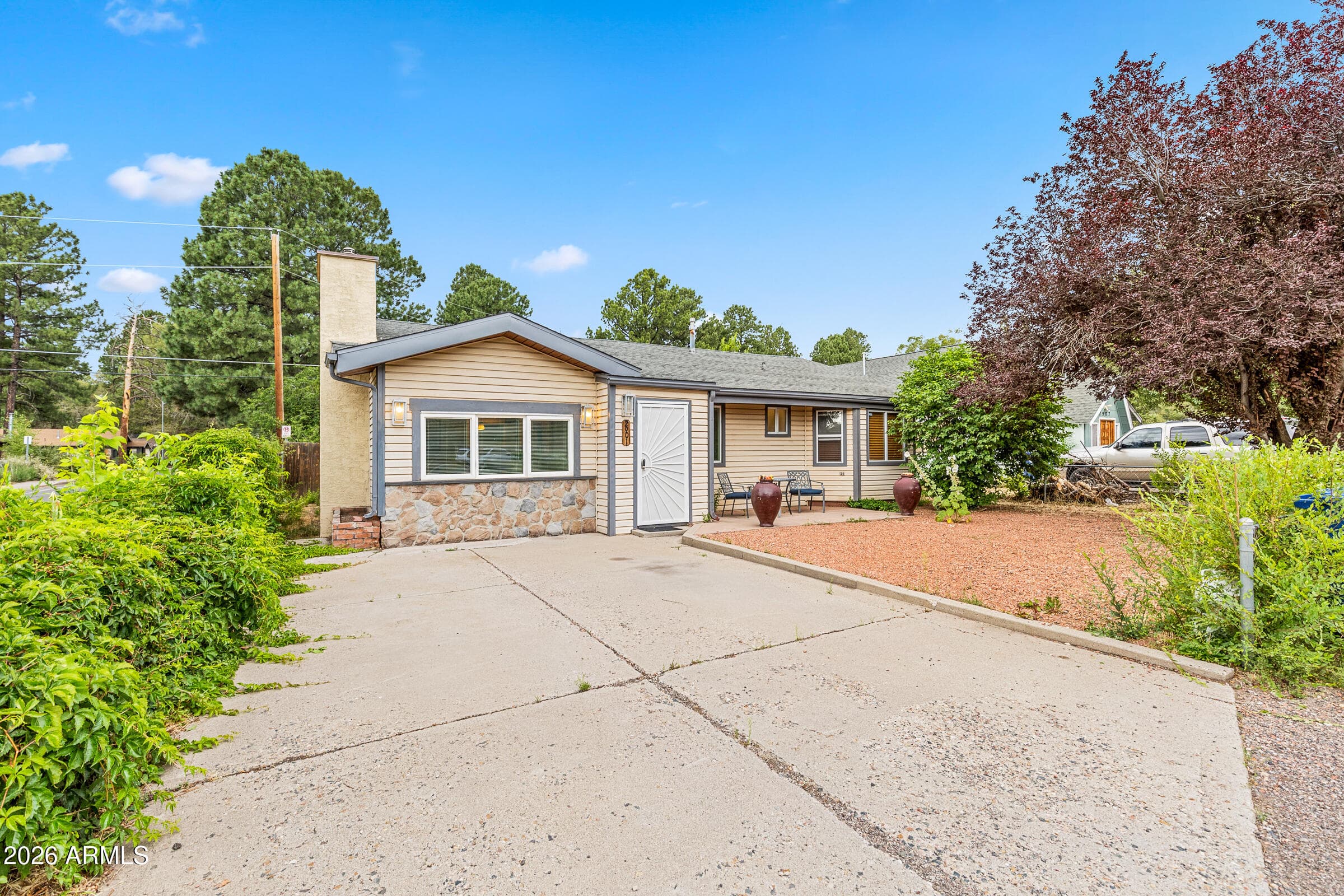 2901 N EAST Street, Flagstaff, AZ 86004 — photo 1 of 27