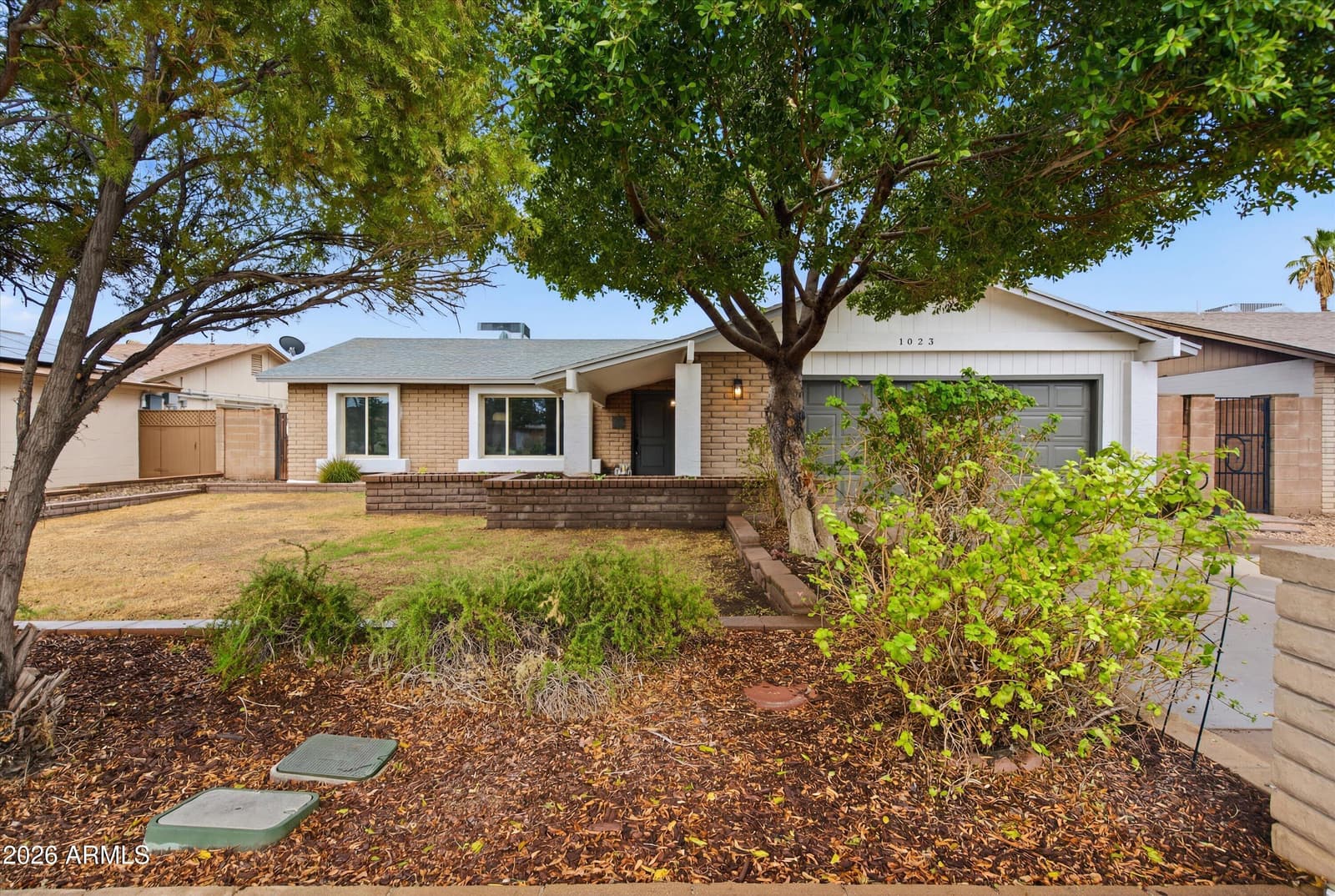 1023 W Carter Drive, Tempe, AZ 85282 — photo 4 of 33