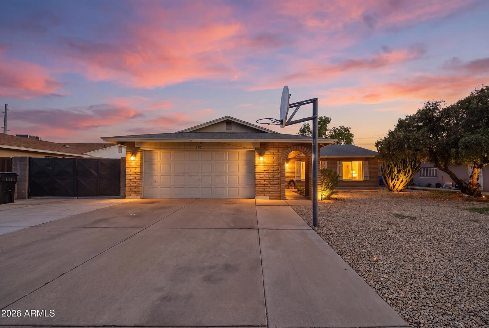 3517 W WILLOW Avenue, Phoenix, AZ 85029 — photo 1 of 15