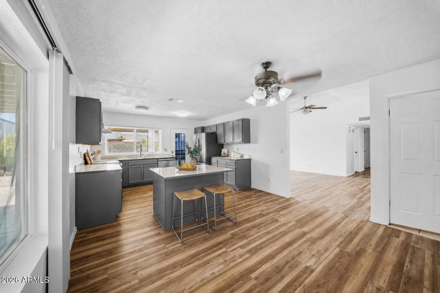 3517 W WILLOW Avenue, Phoenix, AZ 85029 — photo 5 of 15