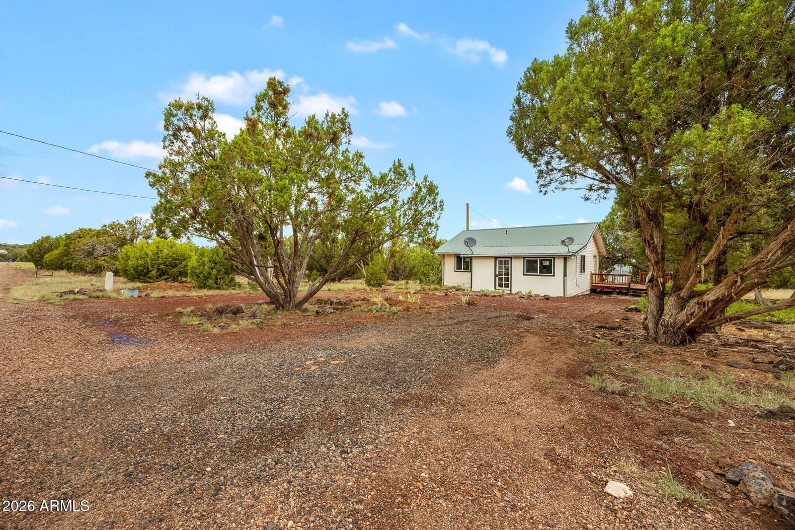 8376 APACHE Drive, Show Low, AZ 85901 — photo 1 of 20