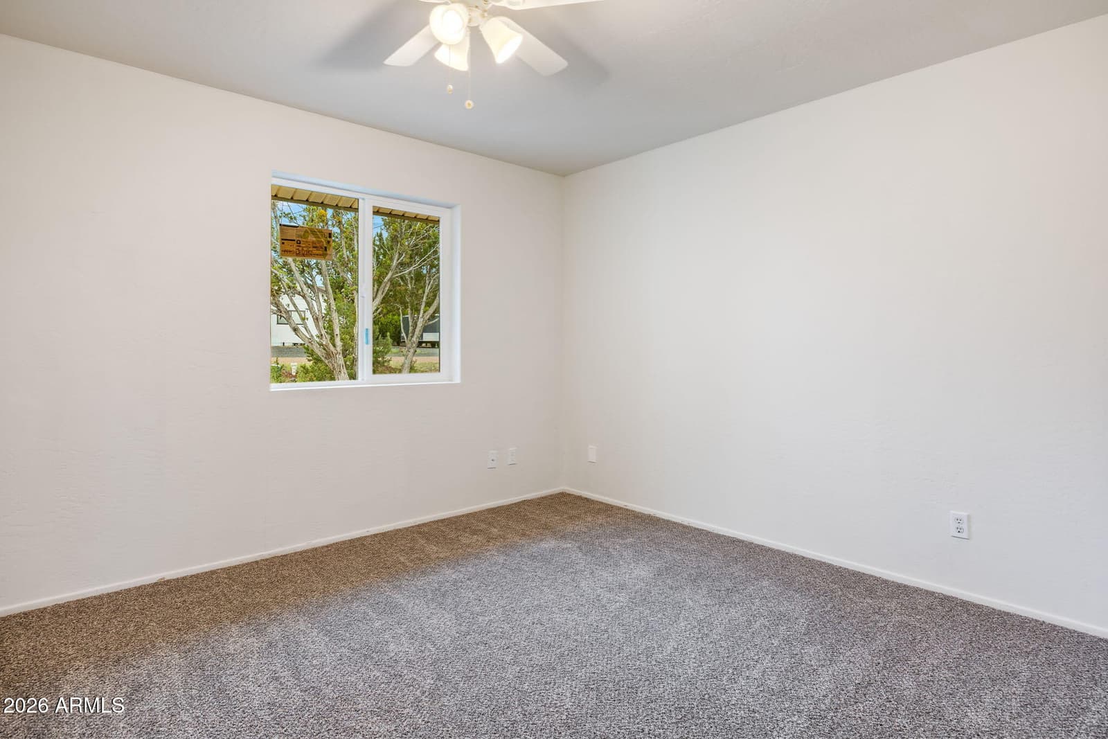 8376 APACHE Drive, Show Low, AZ 85901 — photo 11 of 20