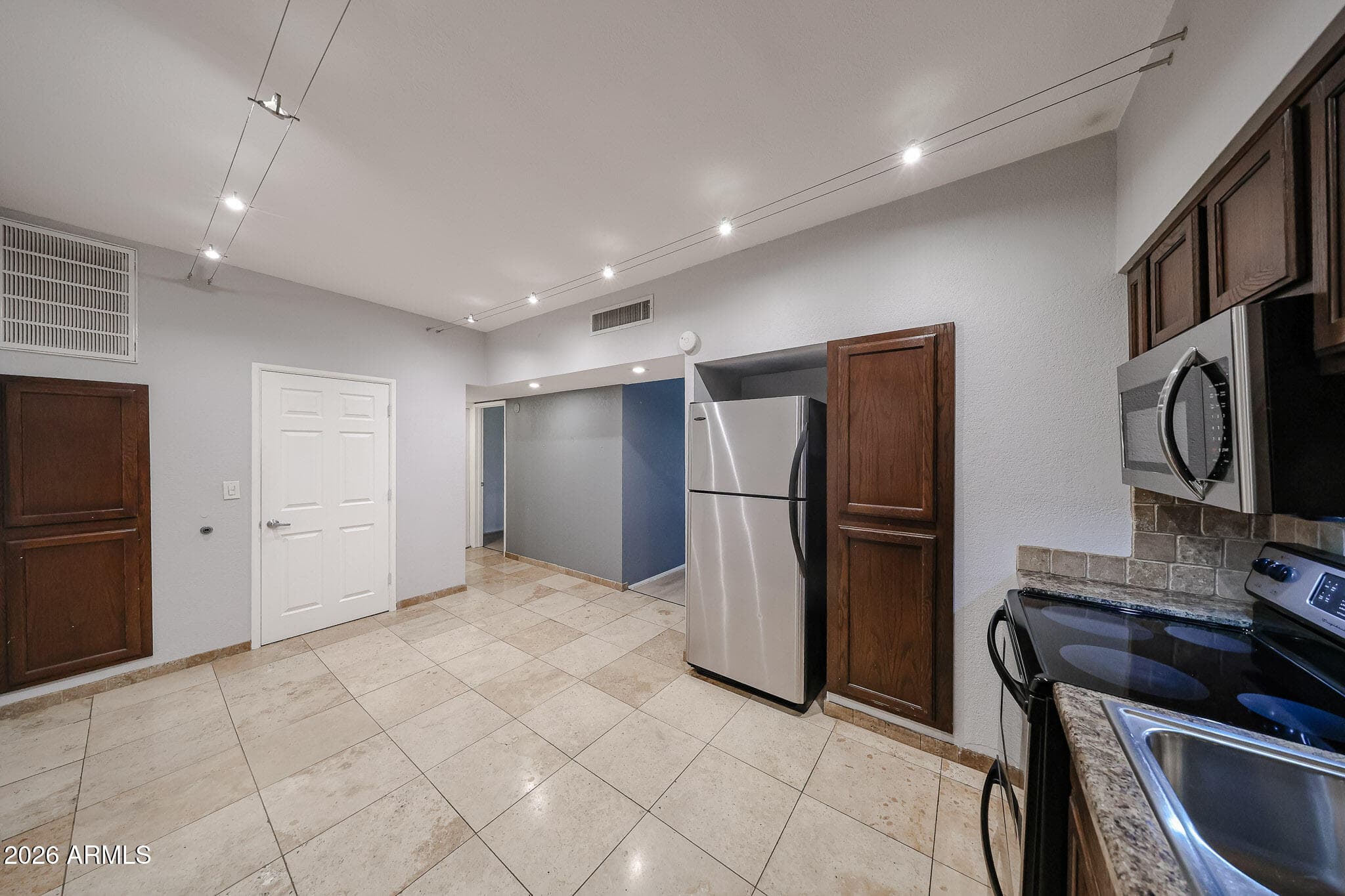 357 E THOMAS Road A208, Phoenix, AZ 85012 — photo 10 of 36