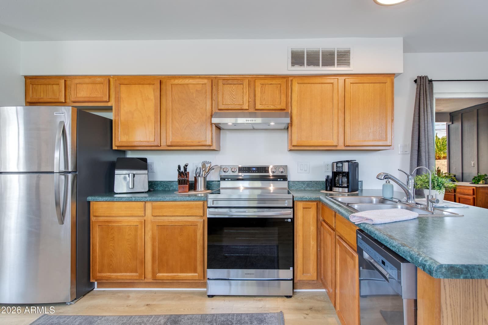 332 E TAYLOR Street, Tempe, AZ 85288 — photo 10 of 26
