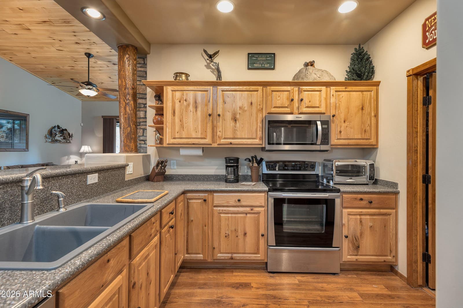 2821 W VILLA Loop, Show Low, AZ 85901 — photo 13 of 28