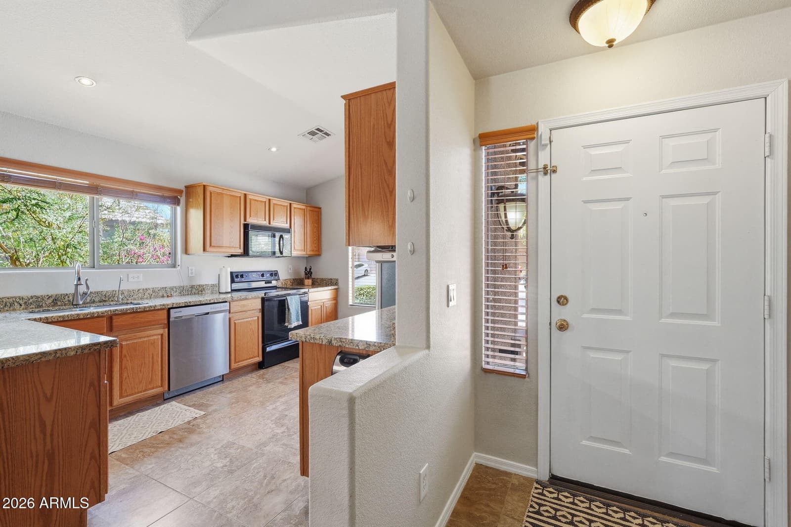 2615 E BEAUTIFUL Lane, Phoenix, AZ 85042 — photo 5 of 30