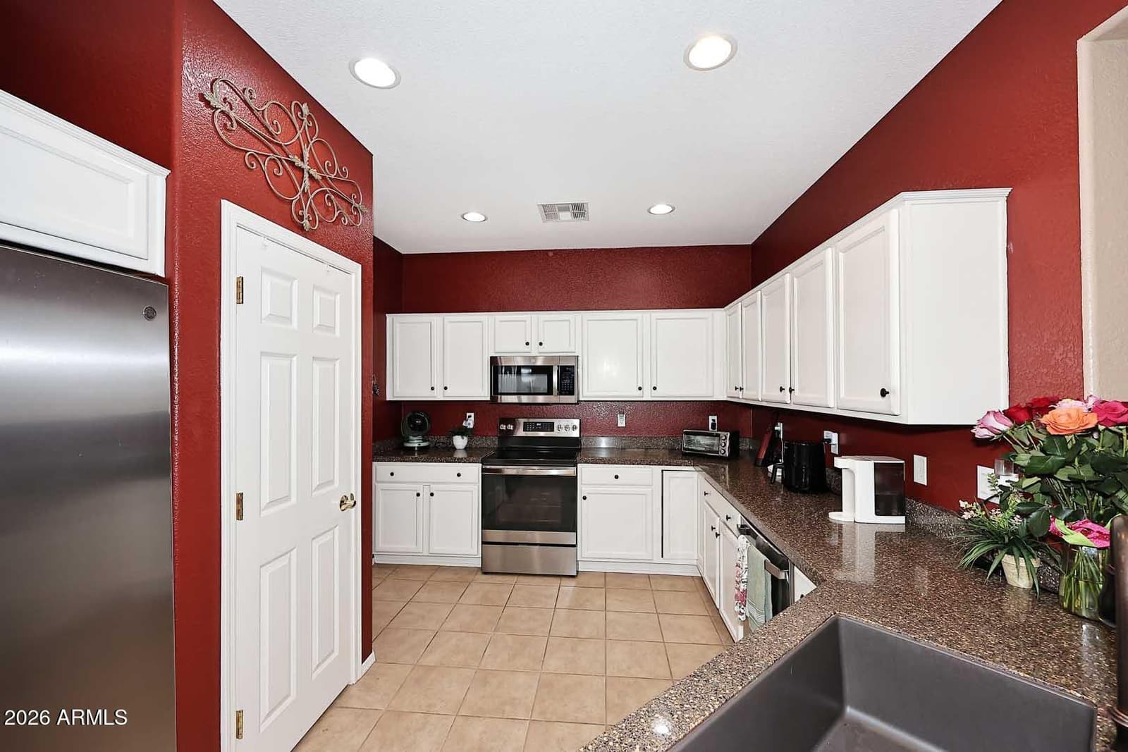 4058 E RAKESTRAW Lane, Gilbert, AZ 85298 — photo 4 of 55