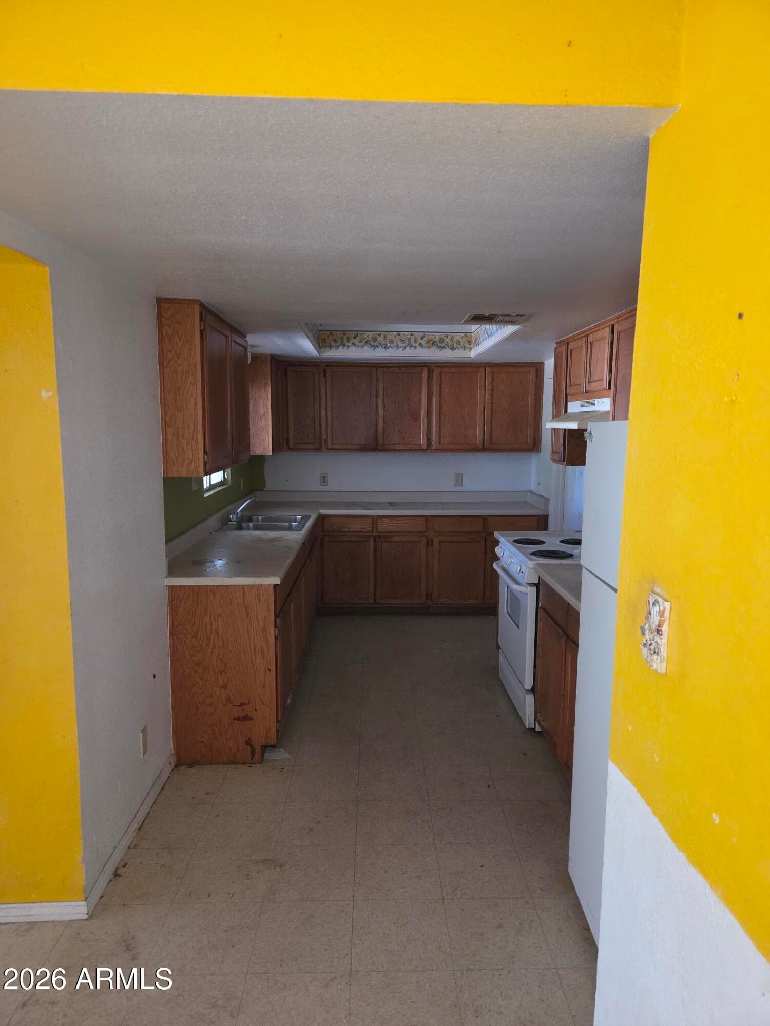 2217 W DAHLIA Drive, Phoenix, AZ 85029 — photo 3 of 17