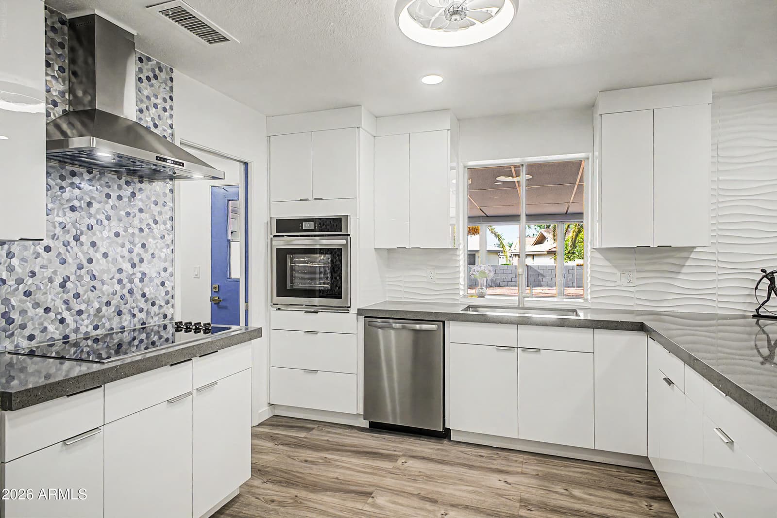 7803 E KIOWA Avenue, Mesa, AZ 85209 — photo 13 of 34