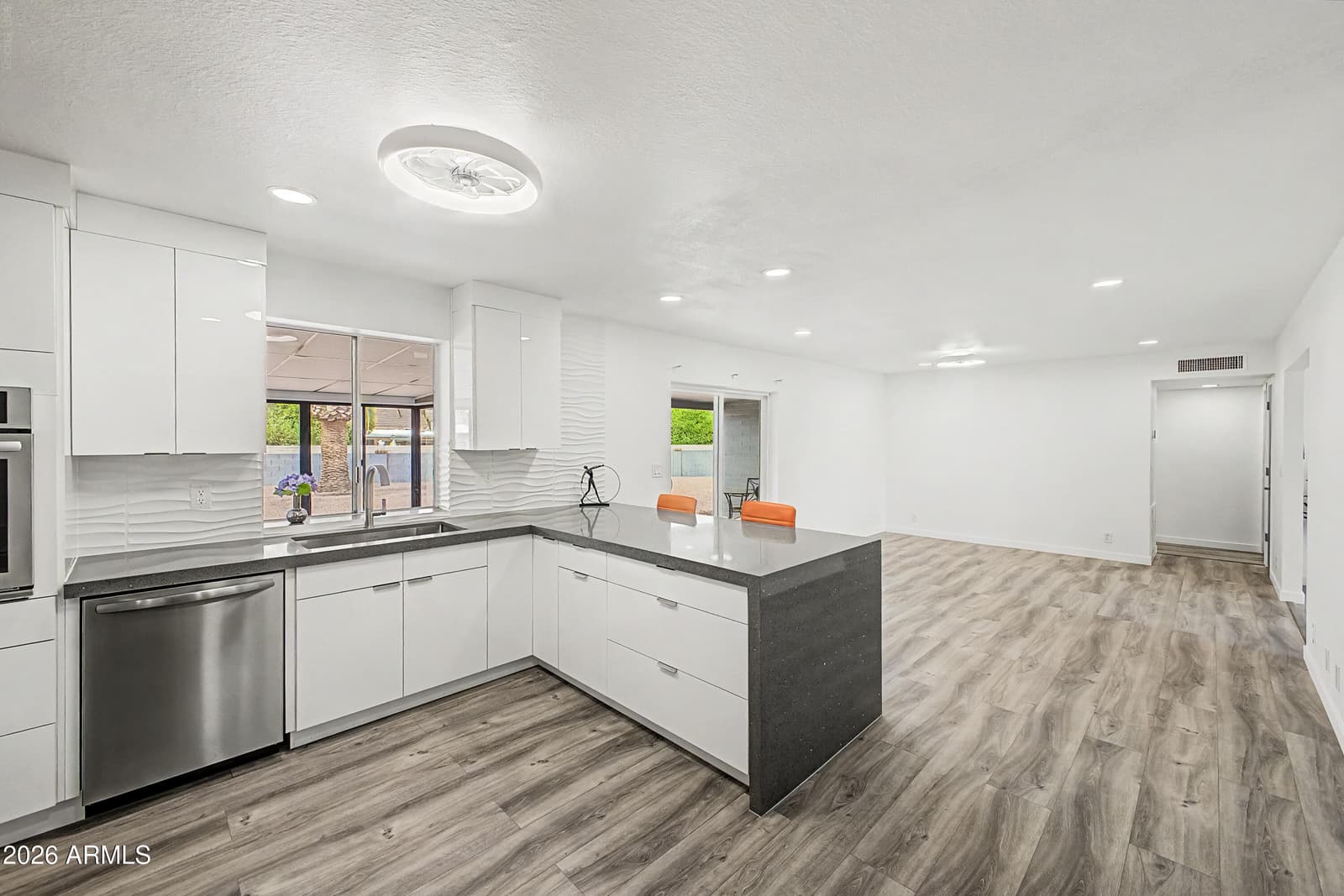 7803 E KIOWA Avenue, Mesa, AZ 85209 — photo 14 of 34
