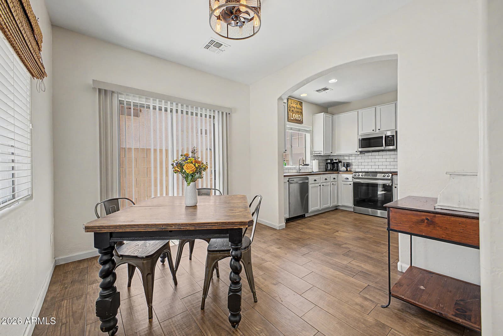 14242 W COUNTRY GABLES Drive, Surprise, AZ 85379 — photo 11 of 38