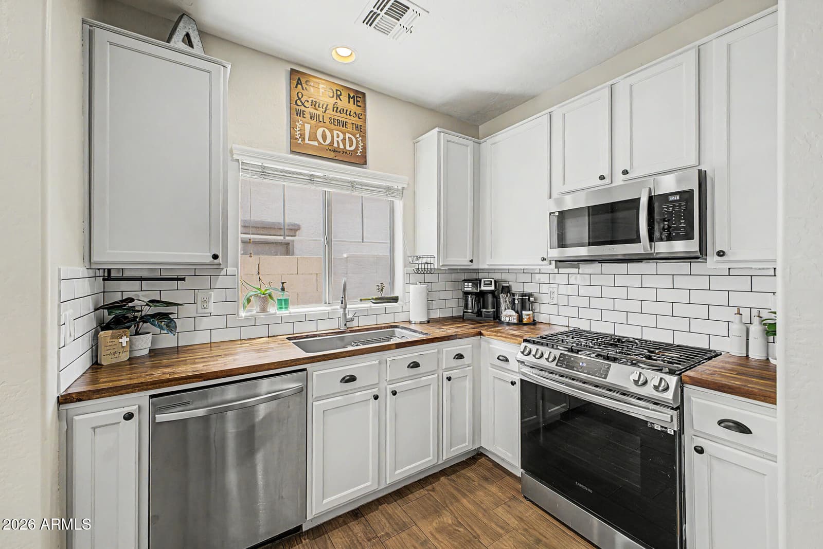 14242 W COUNTRY GABLES Drive, Surprise, AZ 85379 — photo 13 of 38