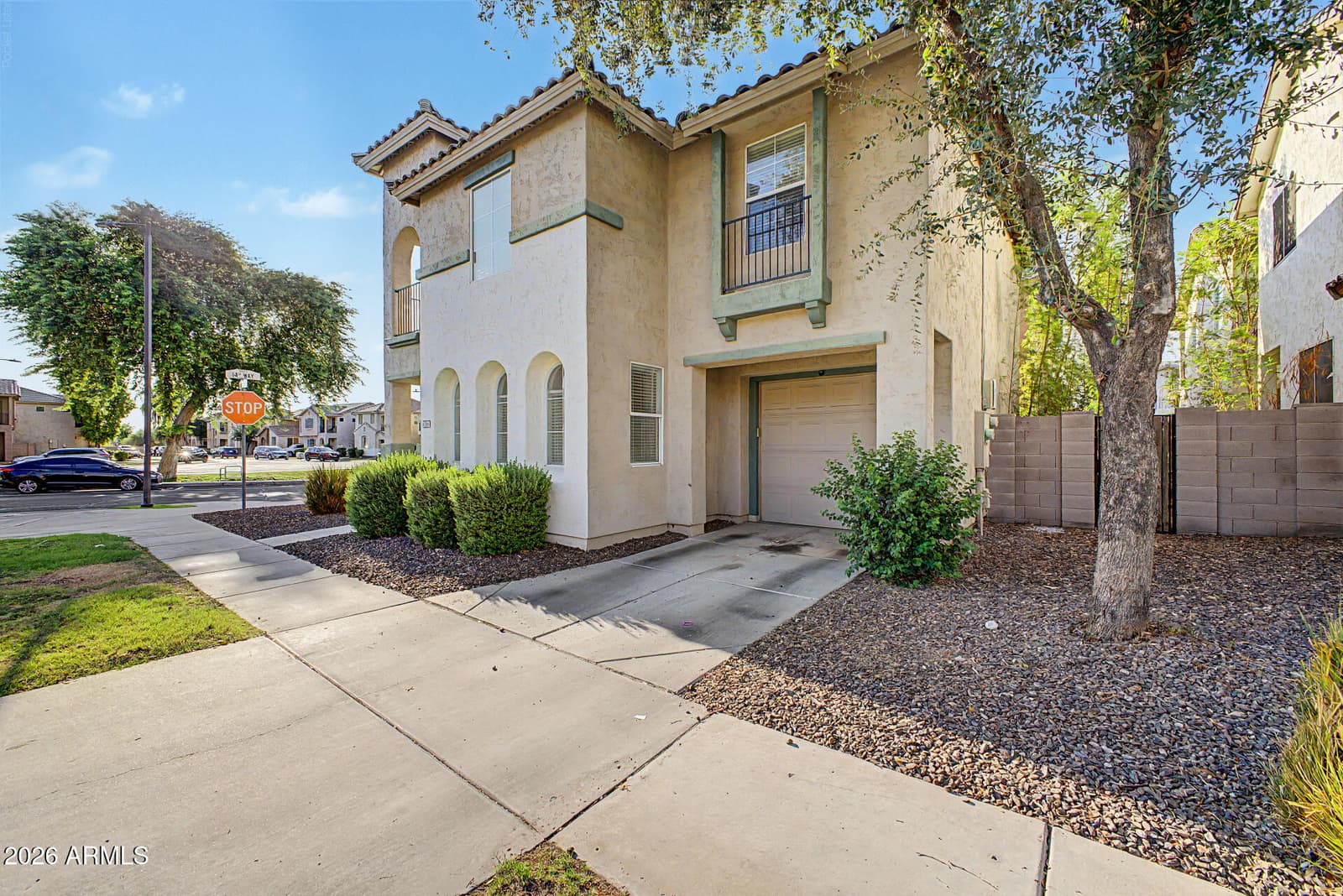 1454 E SHERATON Lane, Phoenix, AZ 85040 — photo 4 of 32