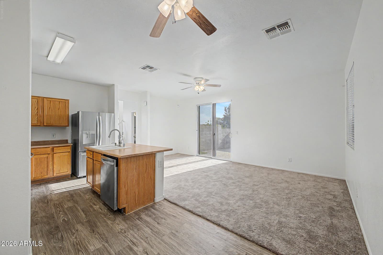 1454 E SHERATON Lane, Phoenix, AZ 85040 — photo 10 of 32