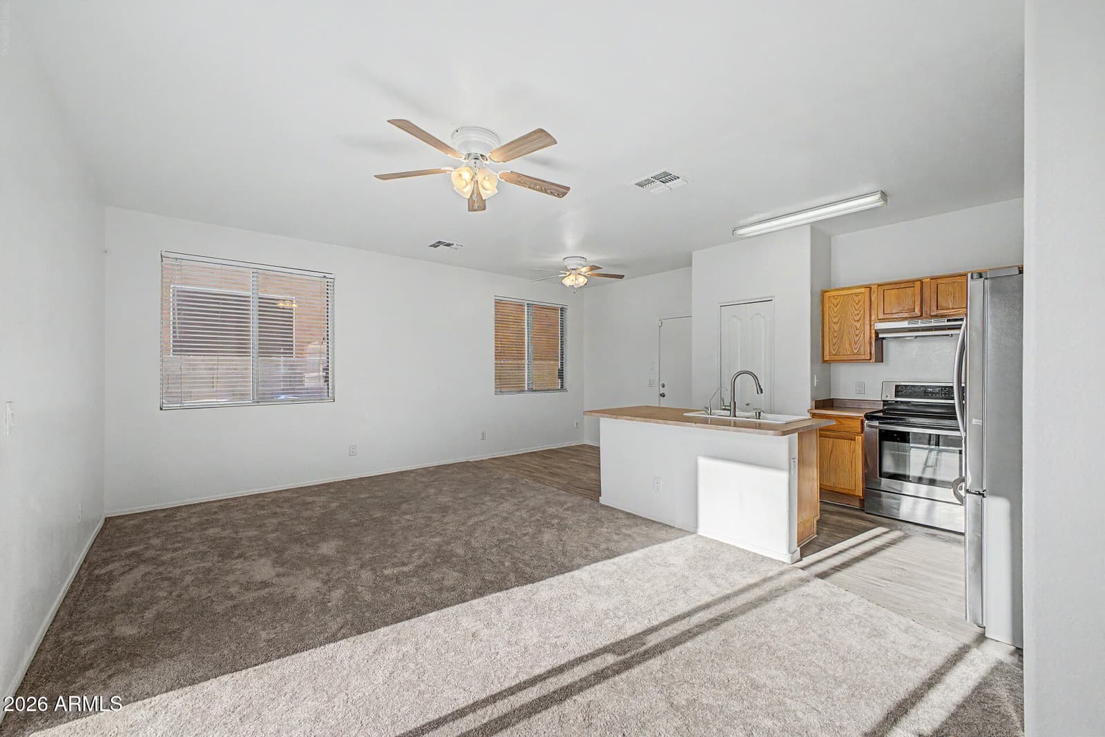 1454 E SHERATON Lane, Phoenix, AZ 85040 — photo 12 of 32