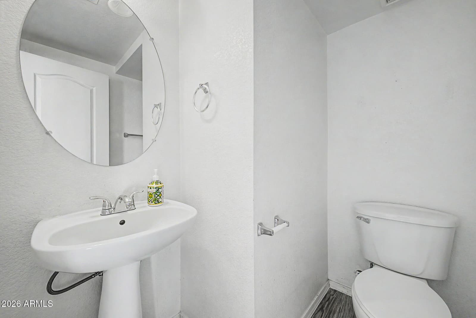 1454 E SHERATON Lane, Phoenix, AZ 85040 — photo 13 of 32