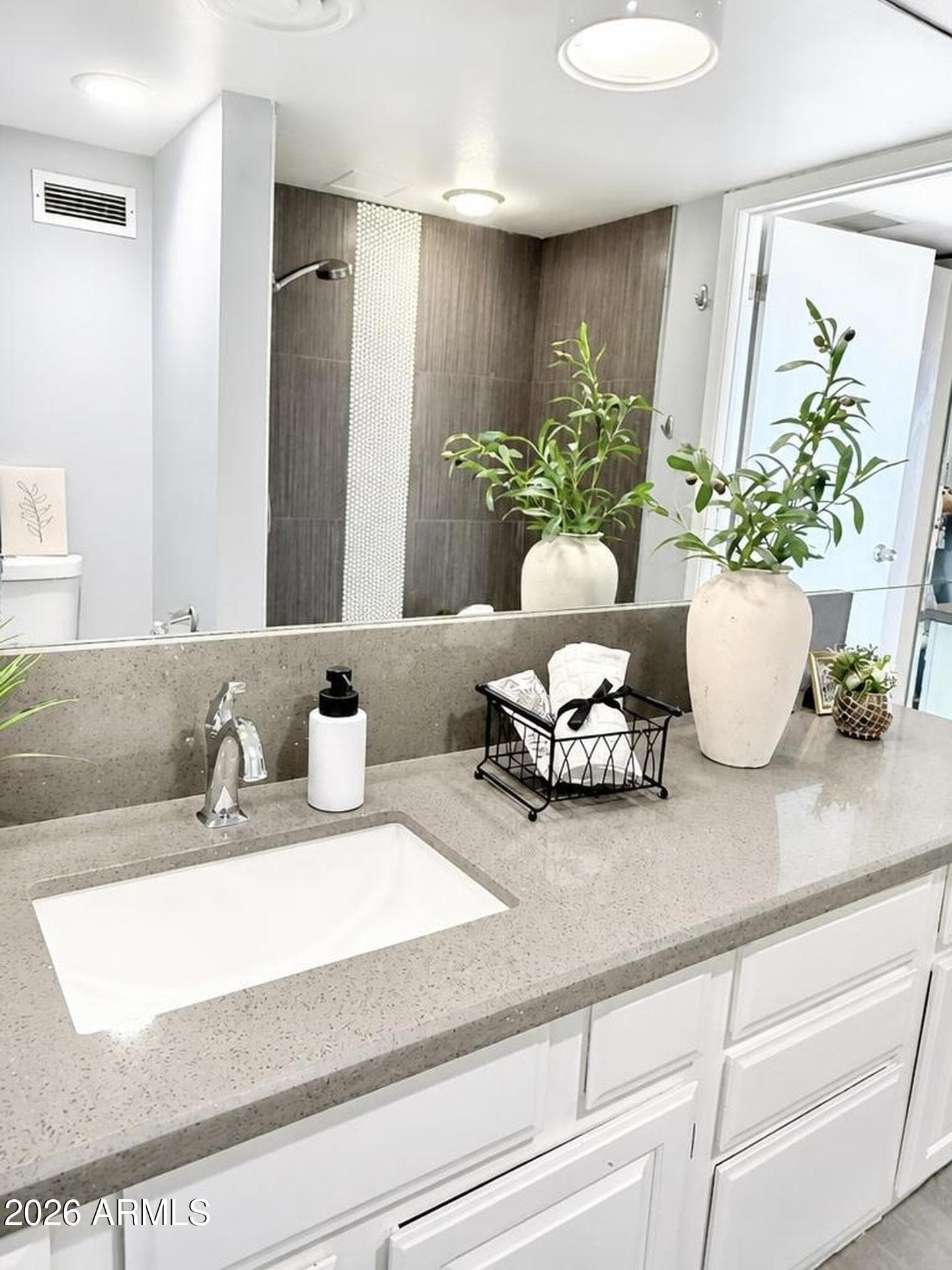 207 W CLARENDON Avenue 2B, Phoenix, AZ 85013 — photo 14 of 27