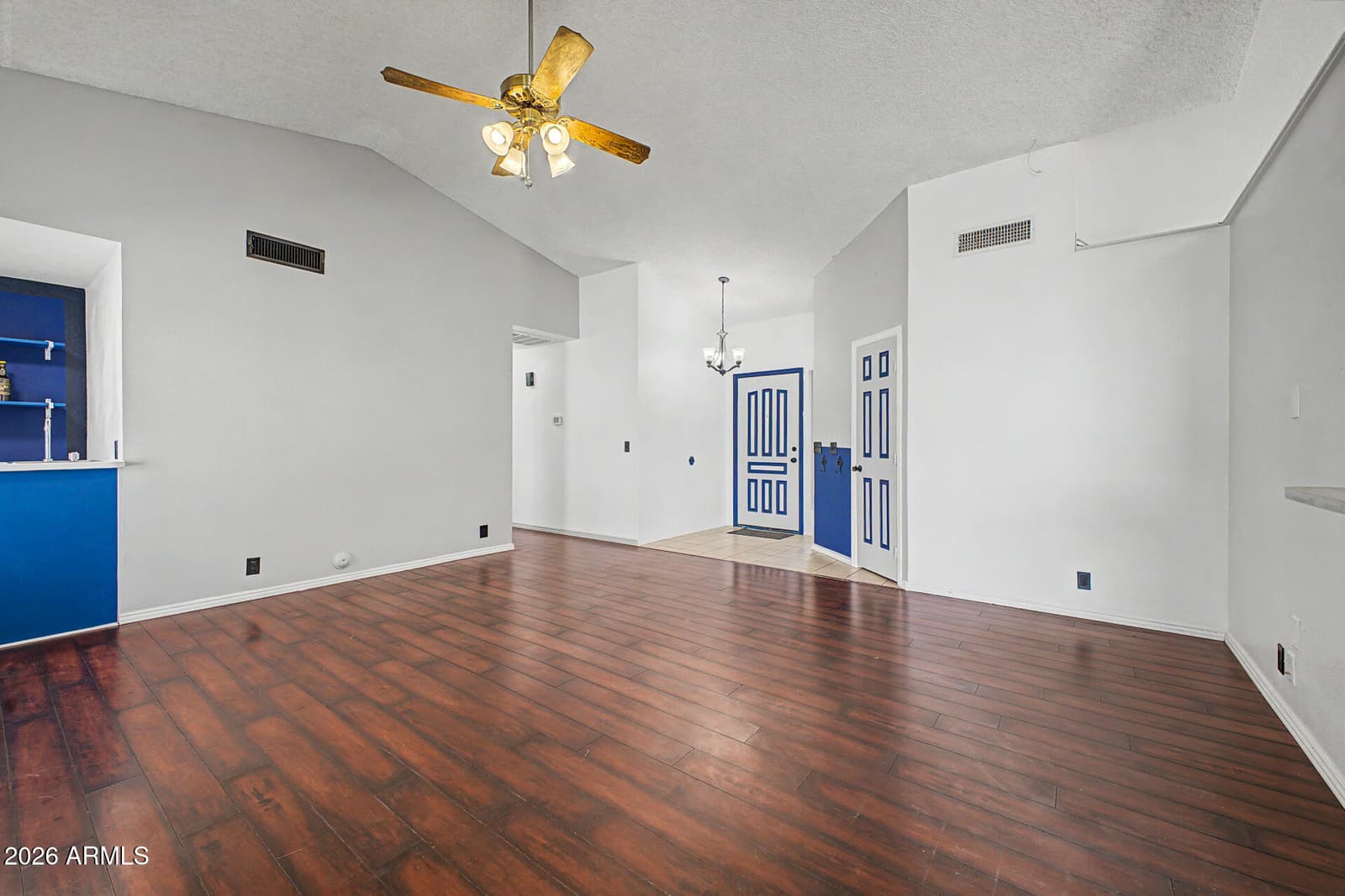 10005 N 64TH Avenue, Glendale, AZ 85302 — photo 4 of 35
