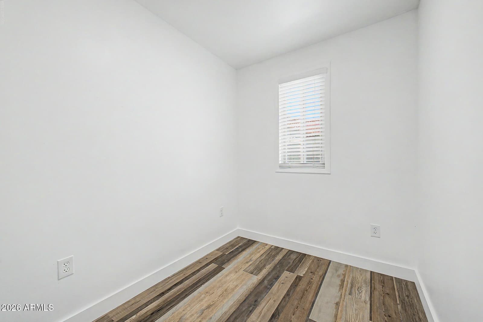 10005 N 64TH Avenue, Glendale, AZ 85302 — photo 10 of 35