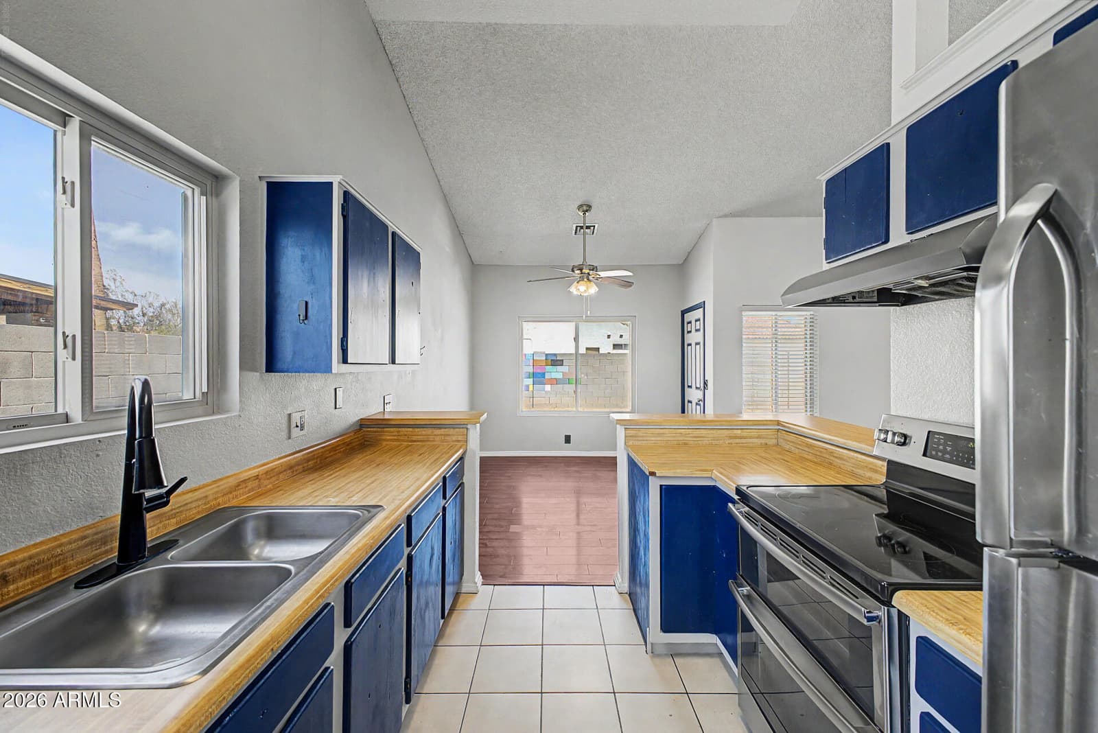 10005 N 64TH Avenue, Glendale, AZ 85302 — photo 15 of 35