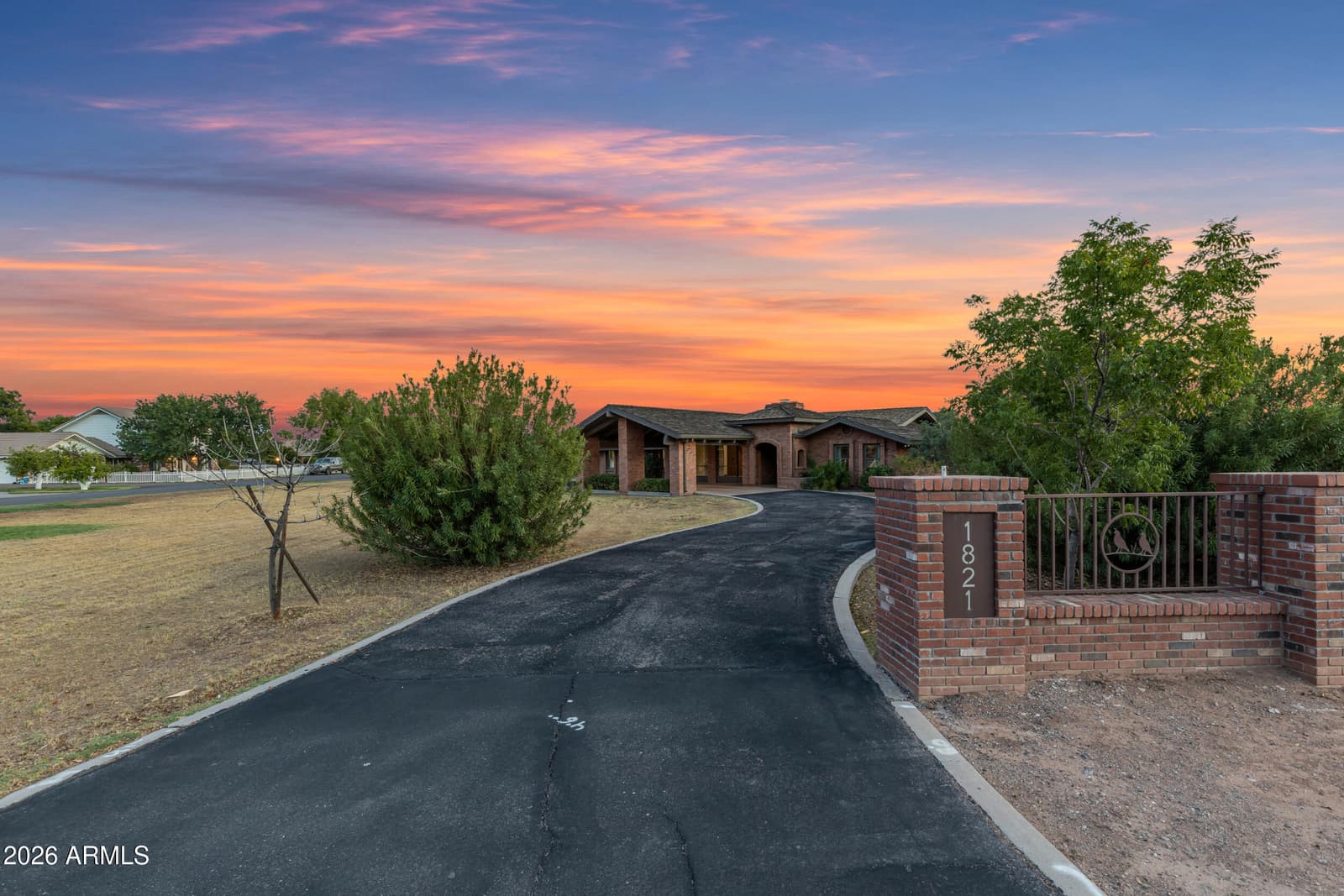 1821 E ELLIOT Road, Gilbert, AZ 85234 — photo 4 of 113