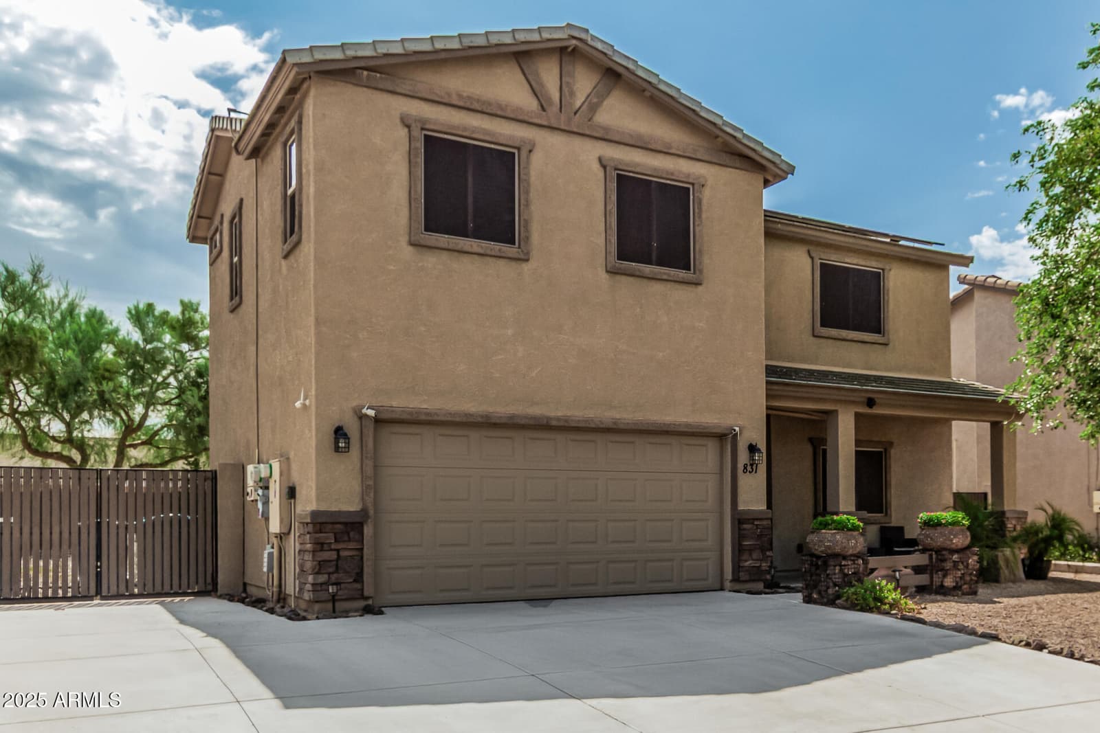 831 S BUENA VISTA Drive, Apache Junction, AZ 85120 — photo 4 of 41
