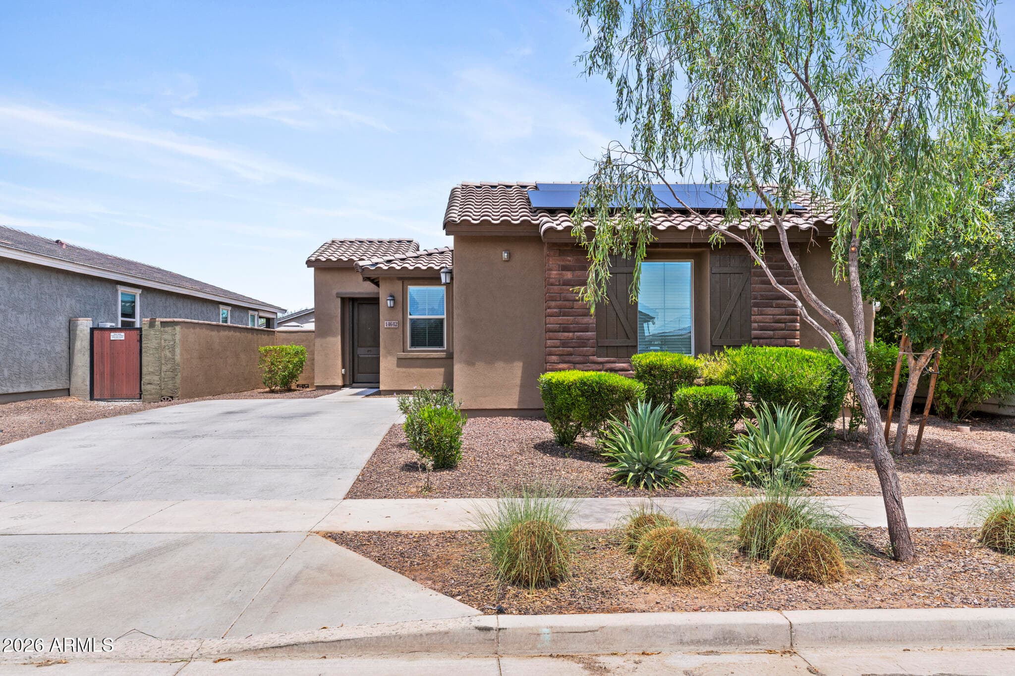 14642 W CHARTER OAK Road, Surprise, AZ 85379 — photo 2 of 38
