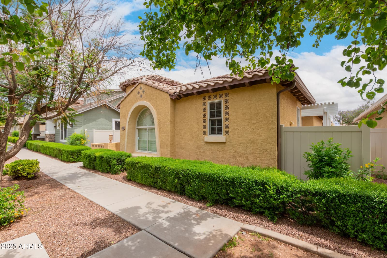 1162 S AGNES Lane, Gilbert, AZ 85296 — photo 2 of 26