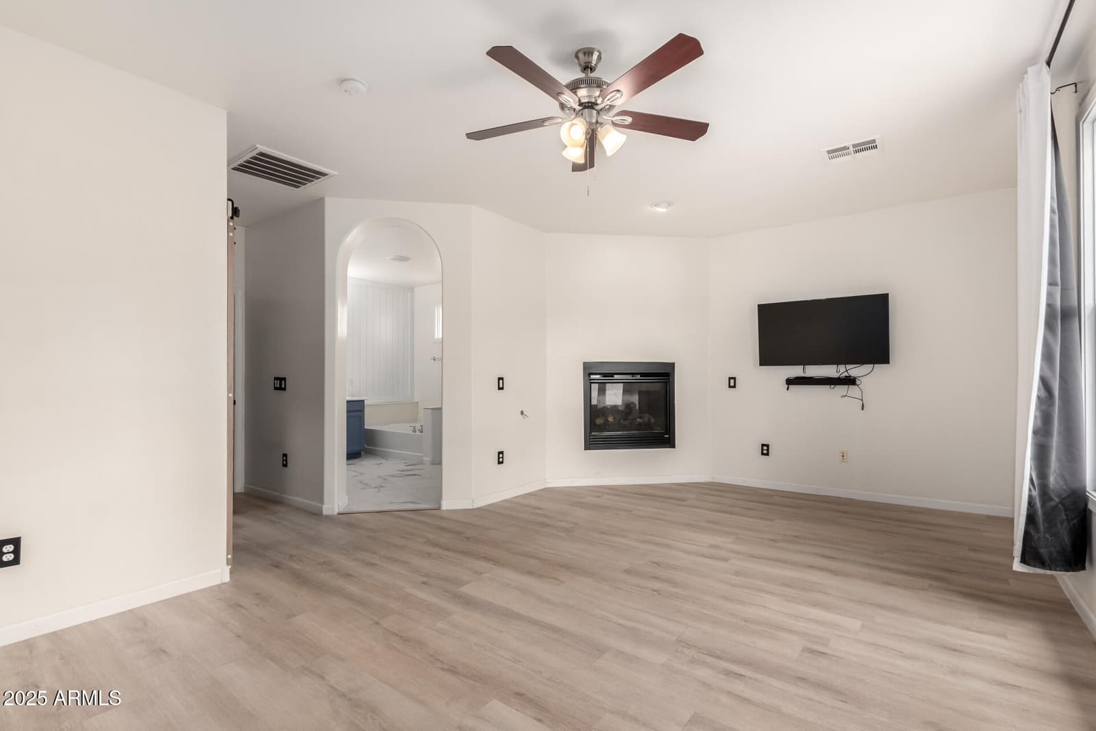 1162 S AGNES Lane, Gilbert, AZ 85296 — photo 10 of 26
