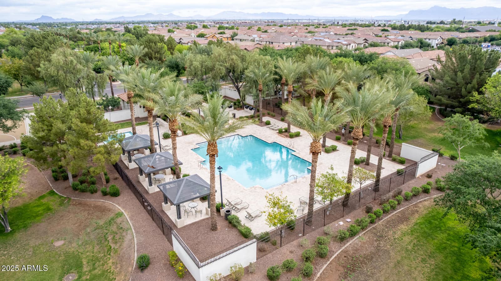 1162 S AGNES Lane, Gilbert, AZ 85296 — photo 11 of 26