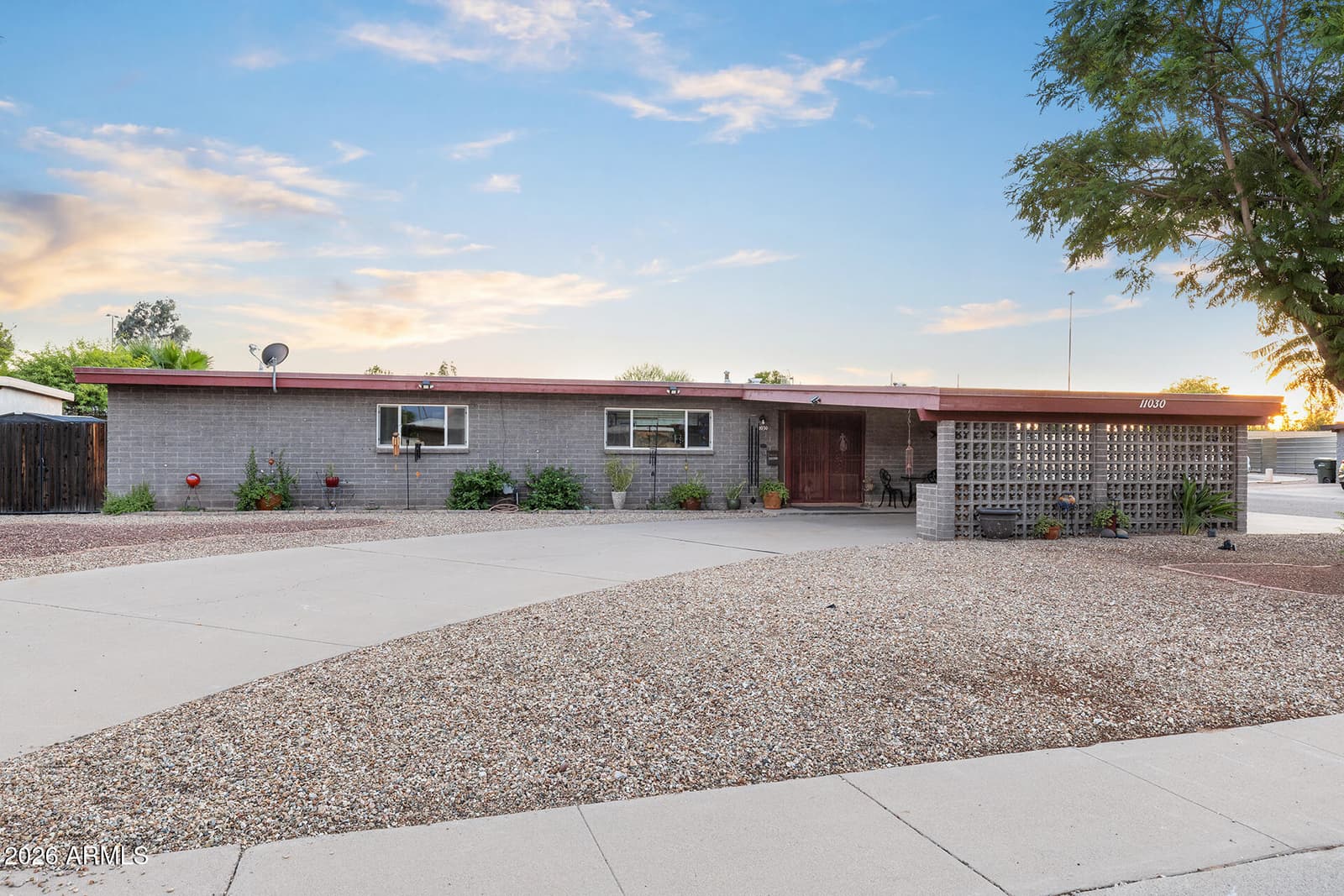 11030 N 33RD Place, Phoenix, AZ 85028 — photo 2 of 41