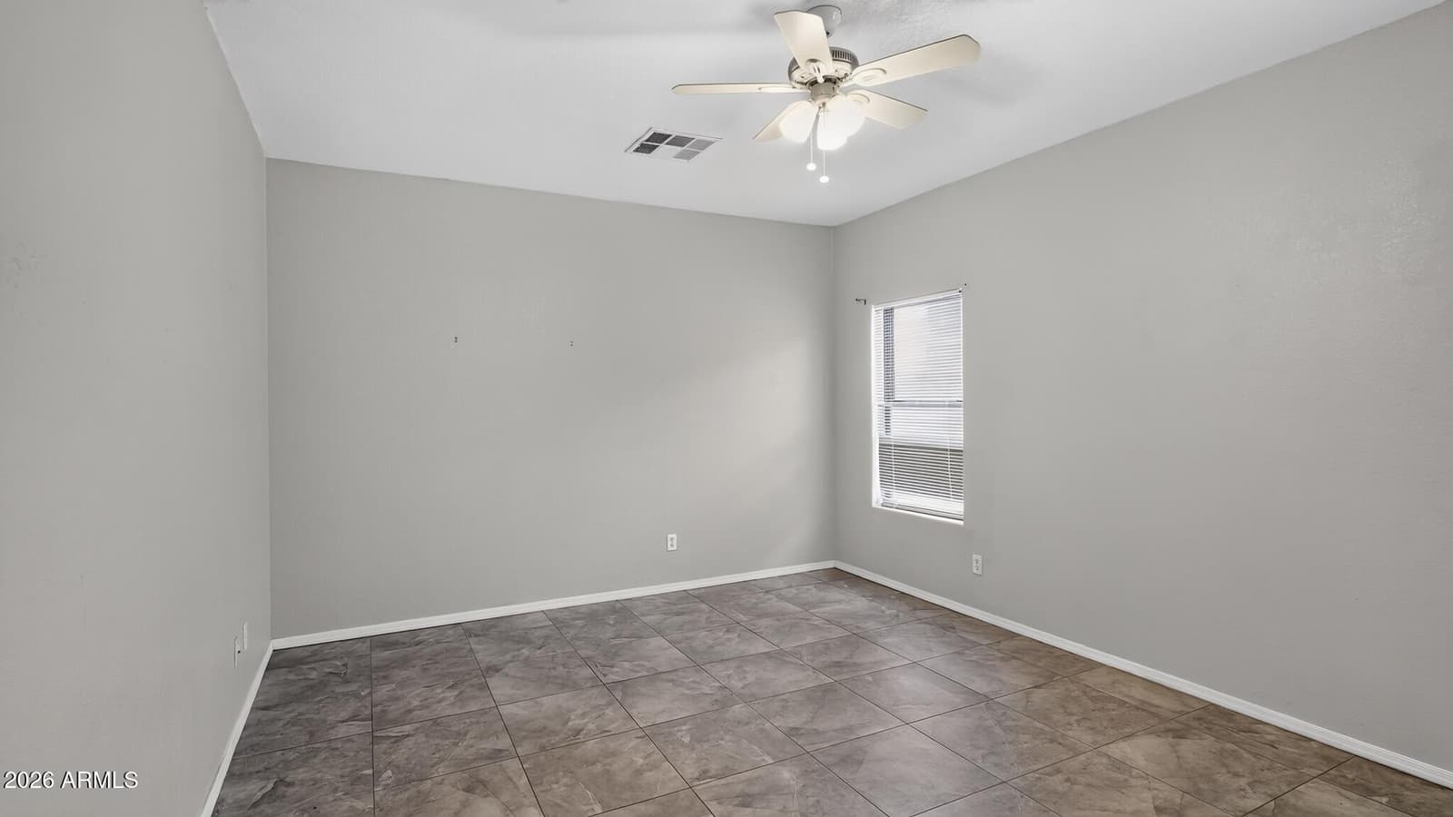 7230 W SHEILA Lane, Phoenix, AZ 85033 — photo 3 of 16
