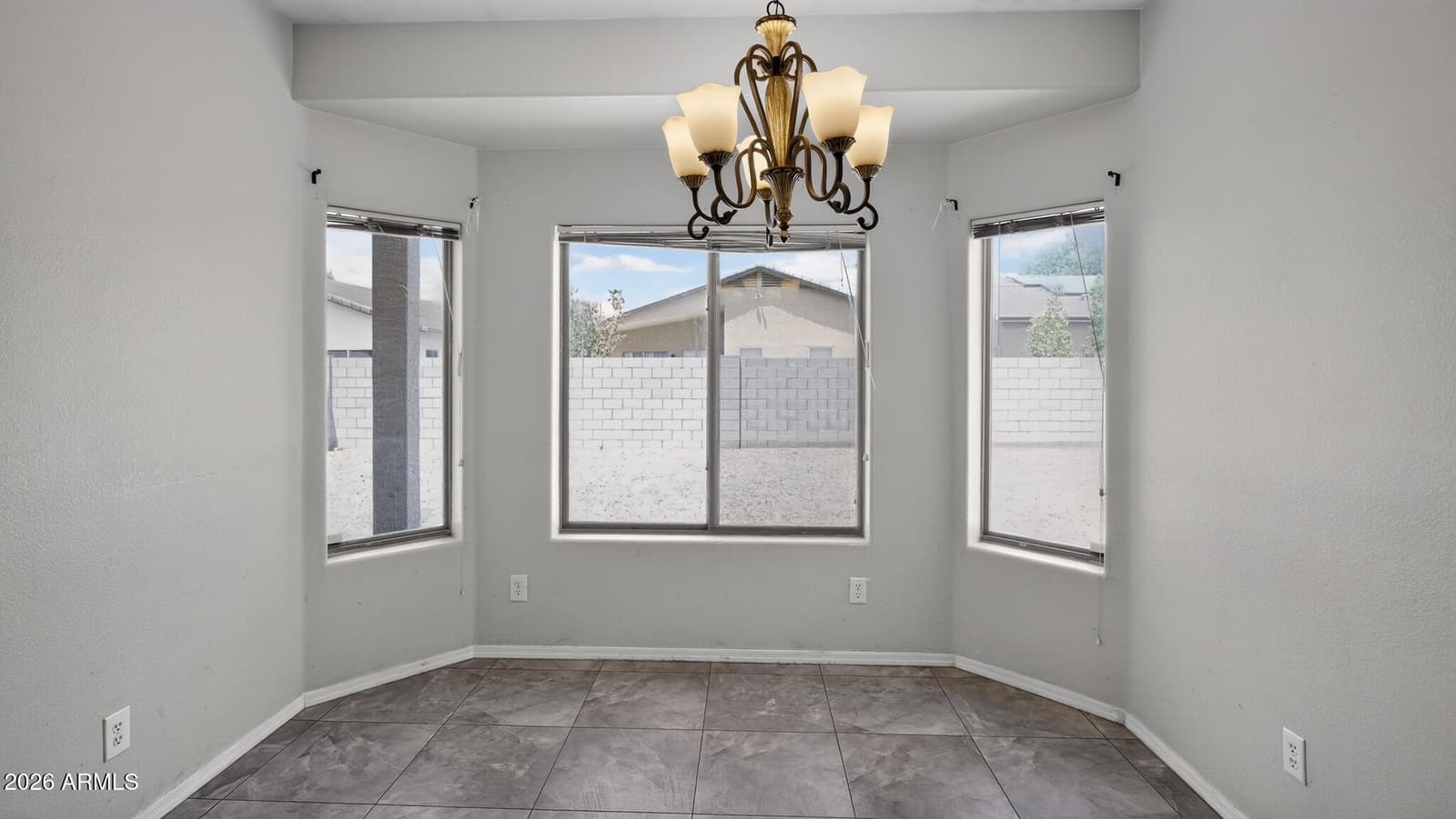 7230 W SHEILA Lane, Phoenix, AZ 85033 — photo 9 of 16