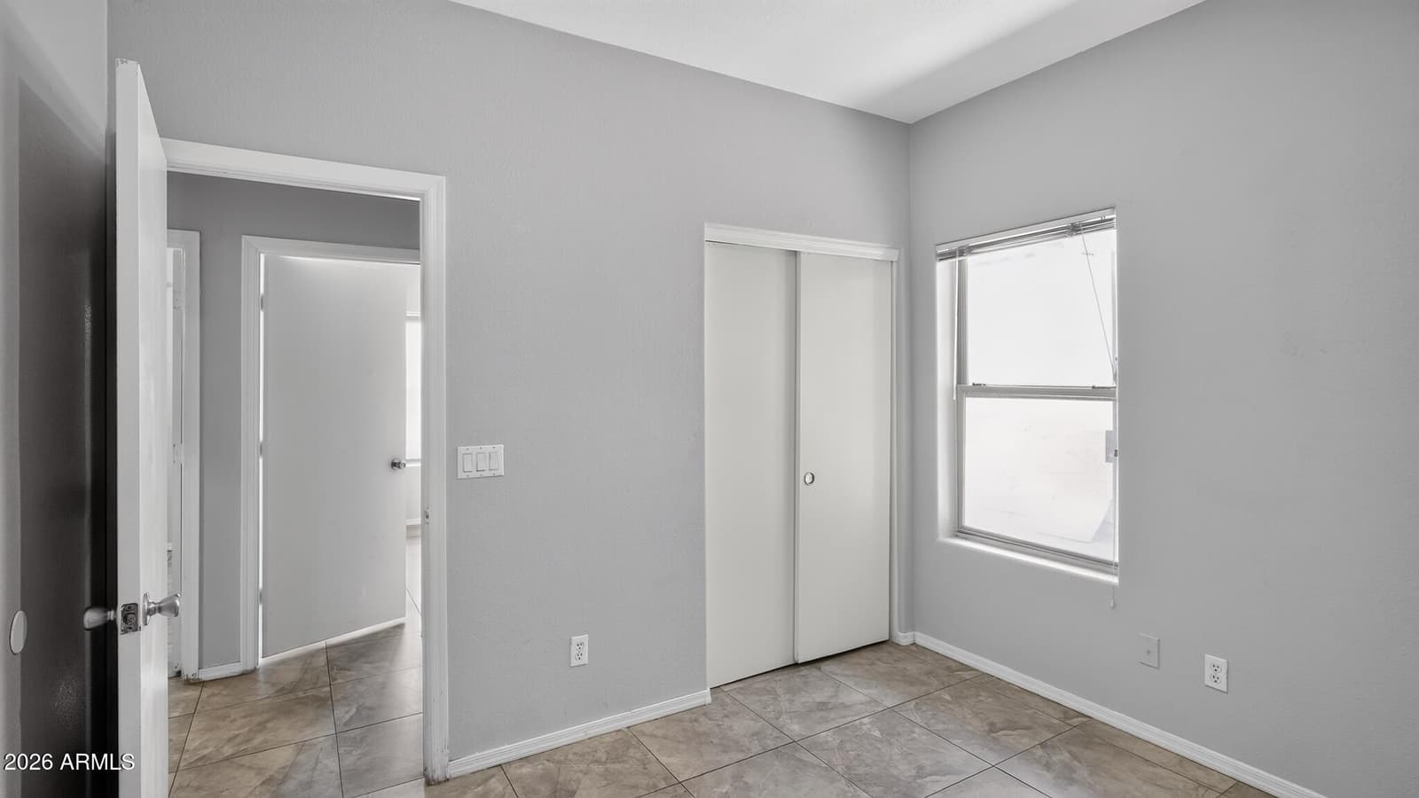 7230 W SHEILA Lane, Phoenix, AZ 85033 — photo 11 of 16