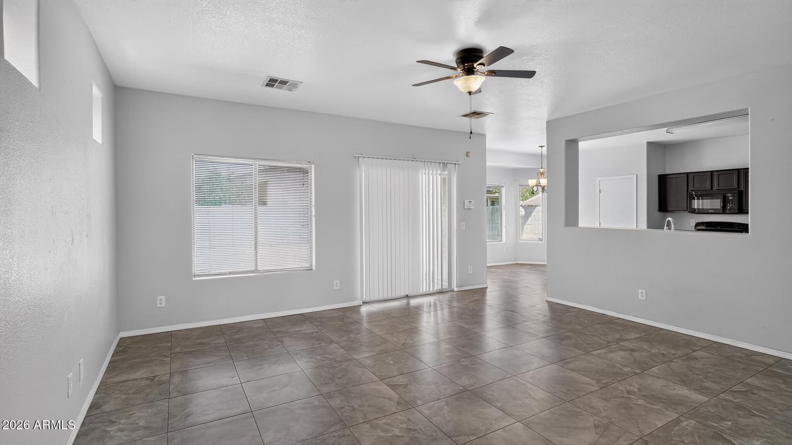 7230 W SHEILA Lane, Phoenix, AZ 85033 — photo 7 of 16