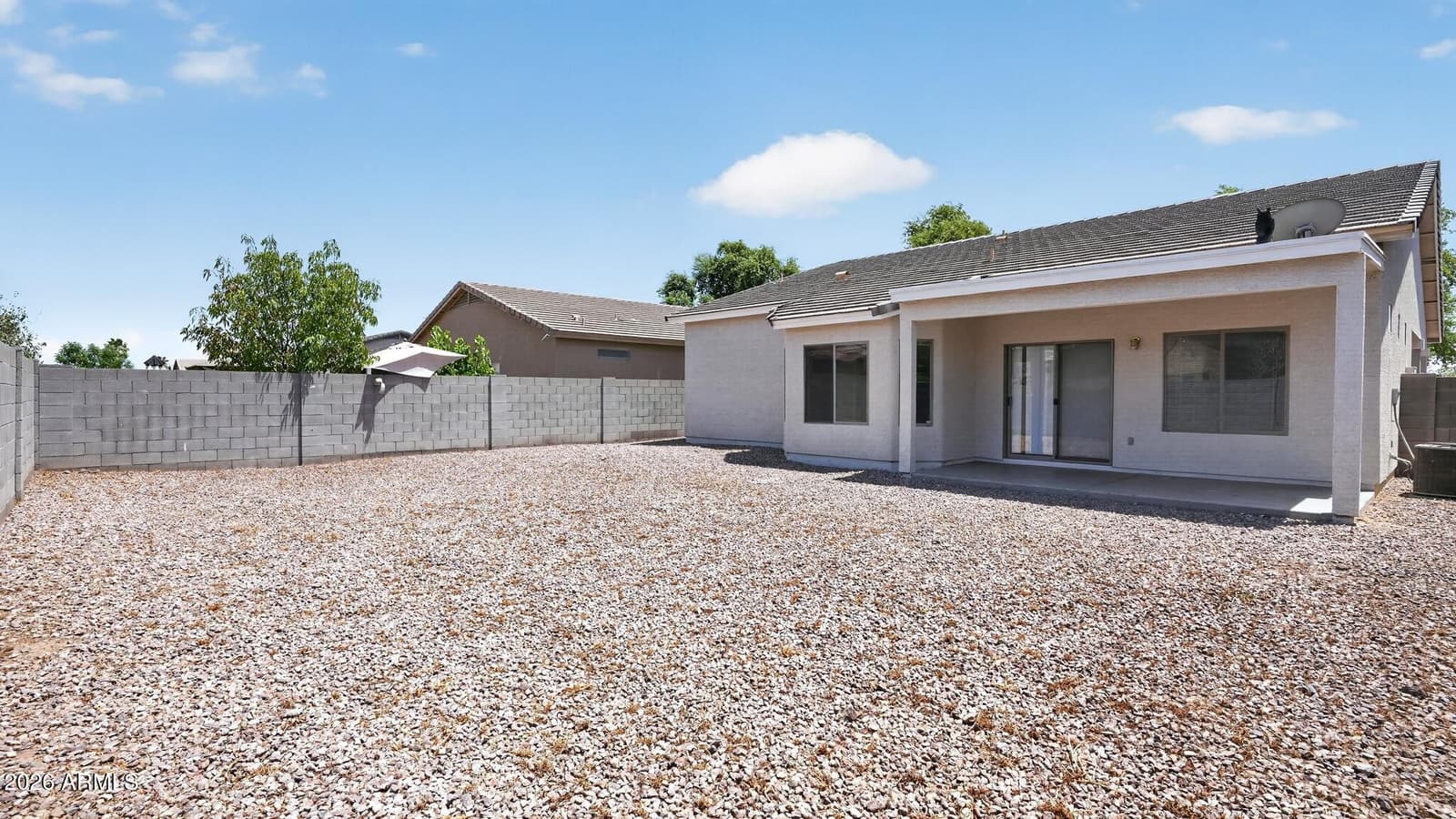 7230 W SHEILA Lane, Phoenix, AZ 85033 — photo 14 of 16