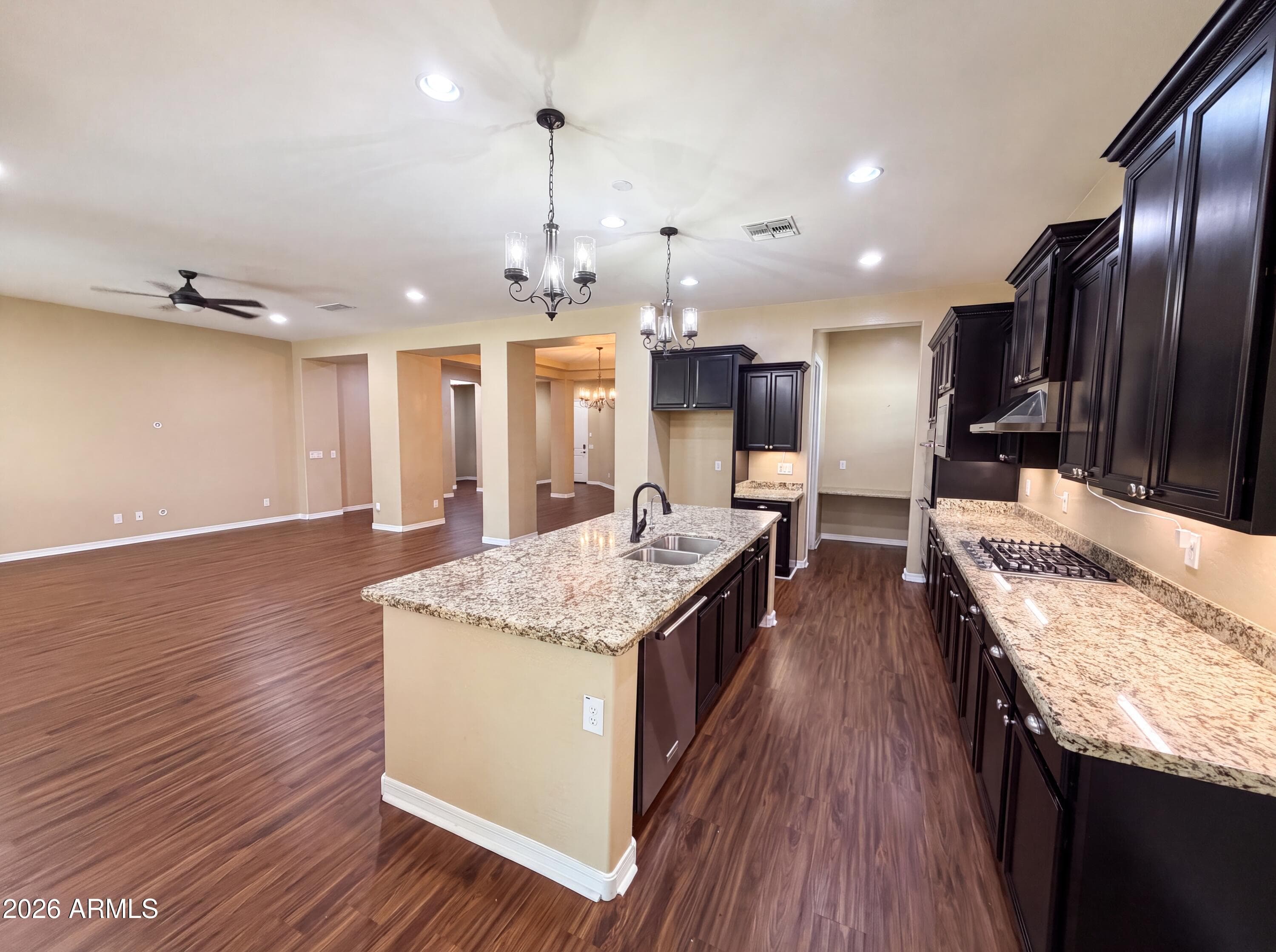 18136 W DEVONSHIRE Avenue, Goodyear, AZ 85395 — photo 12 of 38