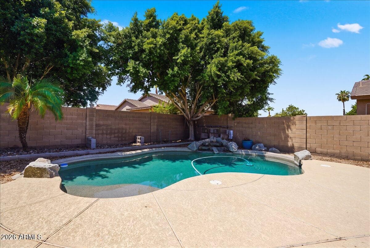 2791 E CARLA VISTA Drive, Chandler, AZ 85225 — photo 9 of 37