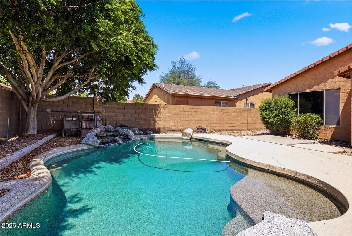 2791 E CARLA VISTA Drive, Chandler, AZ 85225 — photo 10 of 37