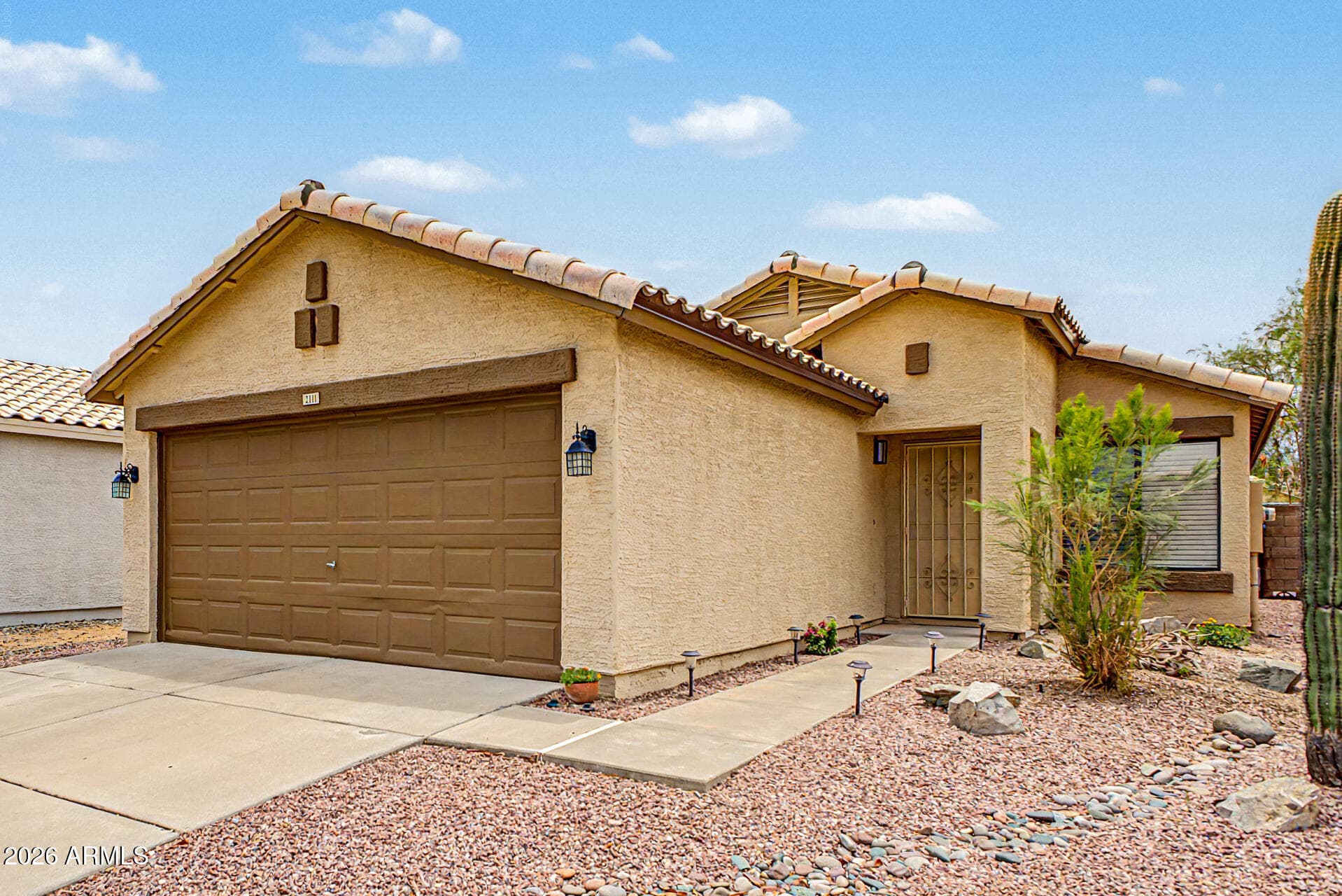 2111 E WILLIAMS Drive, Phoenix, AZ 85024 — photo 3 of 32
