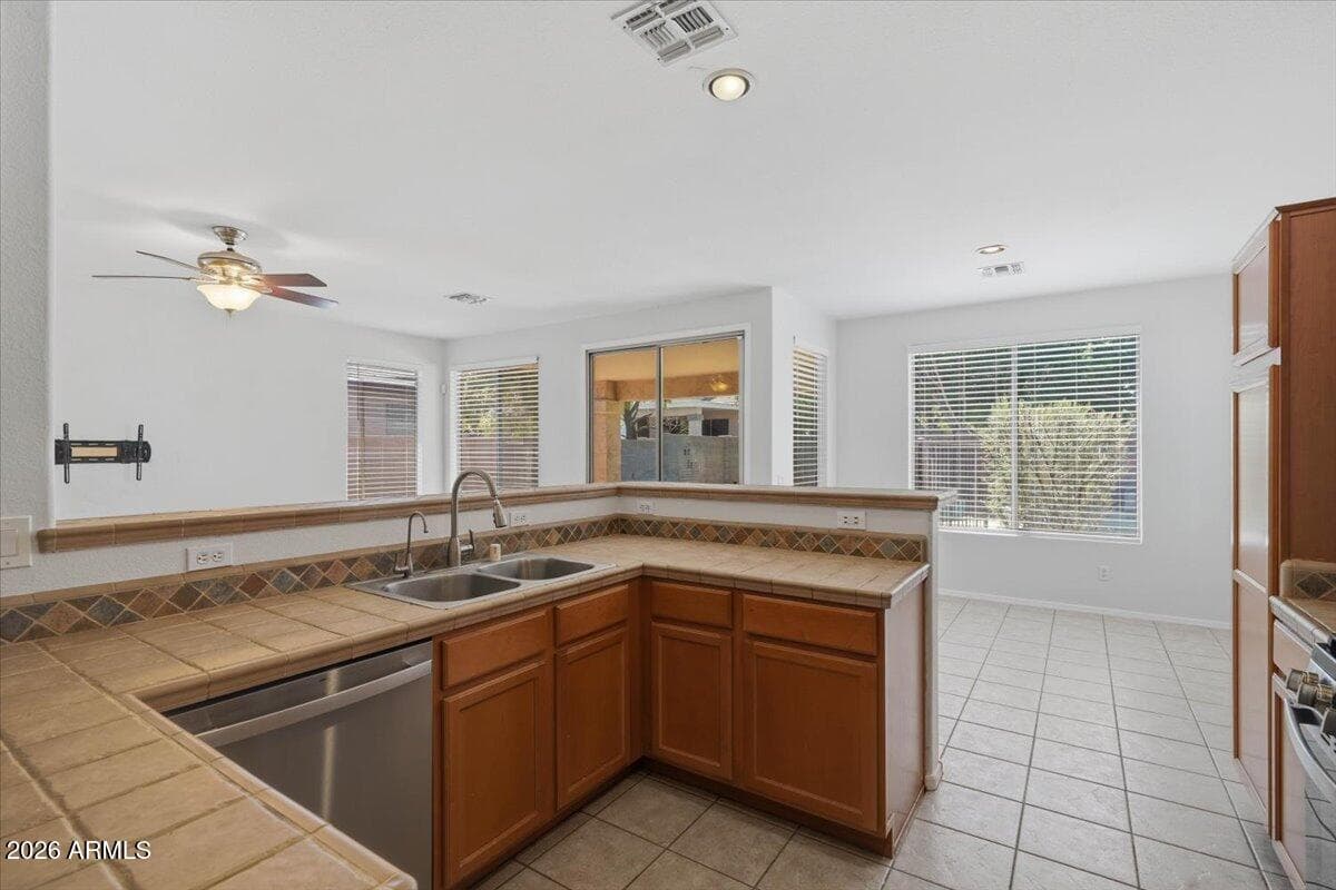 2791 E CARLA VISTA Drive, Chandler, AZ 85225 — photo 19 of 37