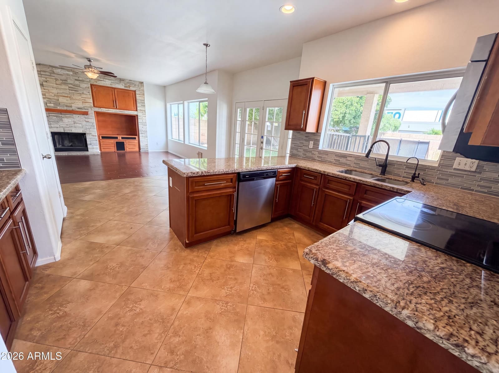 8274 S STEPHANIE Lane, Tempe, AZ 85284 — photo 10 of 28