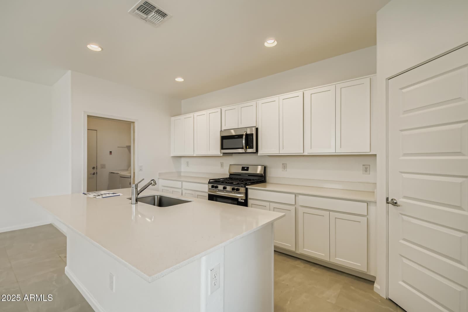 9731 W WELDON Avenue, Phoenix, AZ 85037 — photo 5 of 33