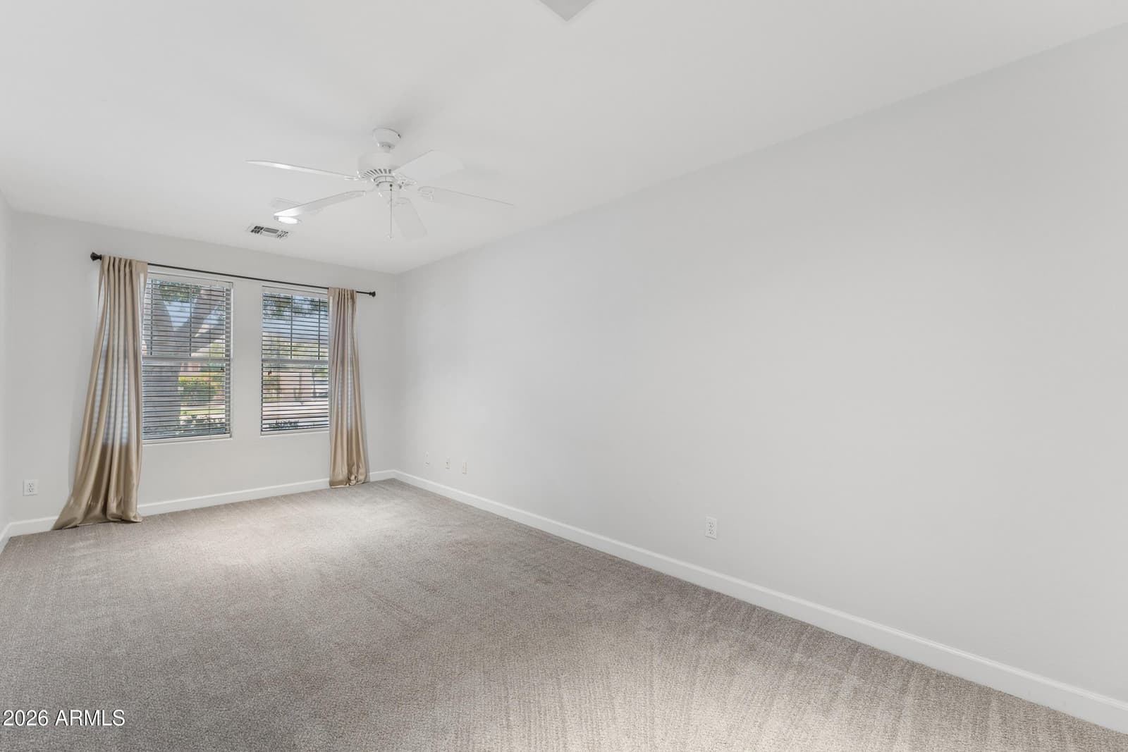 2418 E GLASS Lane, Phoenix, AZ 85042 — photo 12 of 65