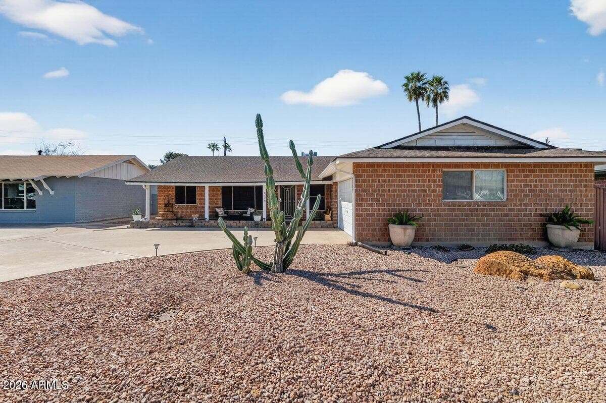 8725 E JACKRABBIT Road, Scottsdale, AZ 85250 — photo 9 of 39