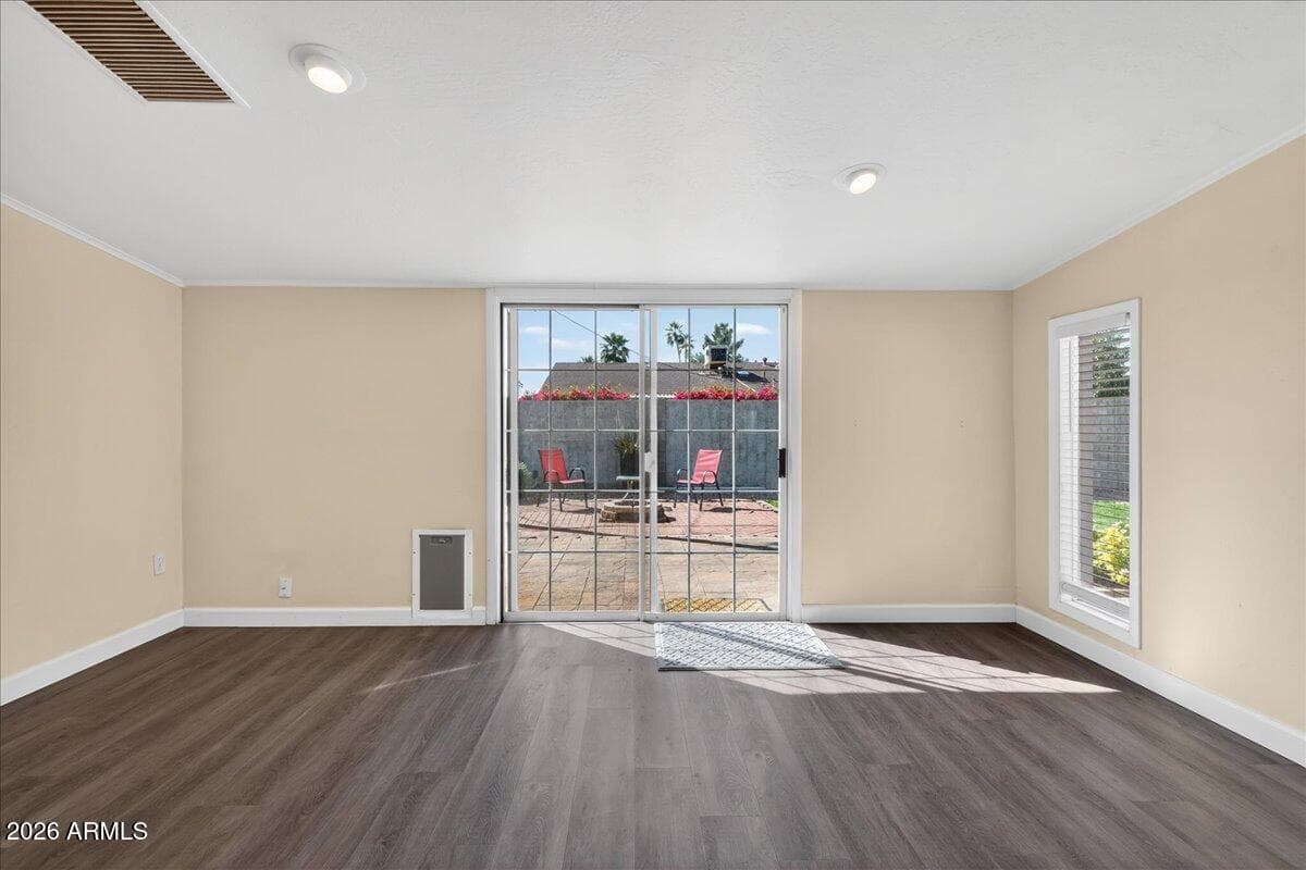 8725 E JACKRABBIT Road, Scottsdale, AZ 85250 — photo 17 of 39