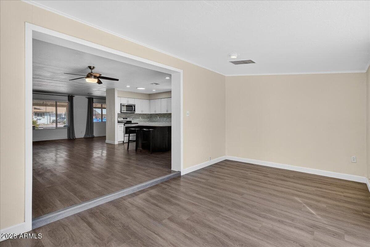8725 E JACKRABBIT Road, Scottsdale, AZ 85250 — photo 18 of 39